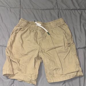 Boys khaki size 6/7 cat and Jack shorts